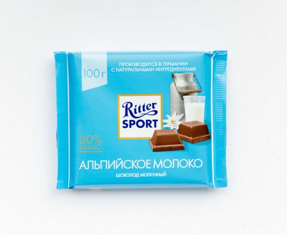 Молоко 100. Шоколад Риттер спорт 100гр молочный Альпийское молоко. Ritter Sport шоколад Альпийское молоко. Риттер-спорт с альпийском молоком 100гр.. Риттер спорт шоколад молочный с альпийским молоком..