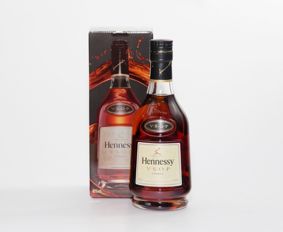 Подарочный набор hennessy. Hennessy VSOP 0.35. Хеннесси ВСОП Привилеж 0.35 л. Hennessy VSOP 350 мл. Коньяк Hennessy VSOP 0.35 L.